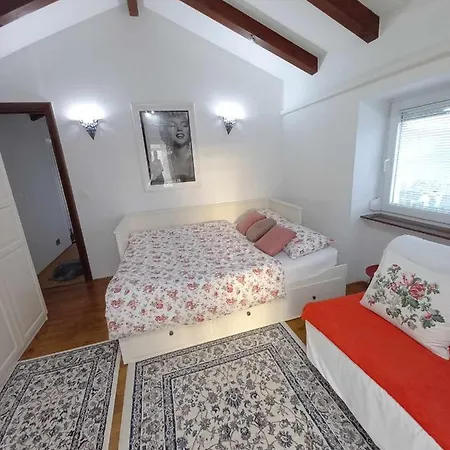 Hébergement de vacances 2-bedroom Istrian House With Terrace *