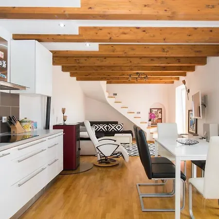 2-bedroom Istrian House With Terrace Hébergement de vacances