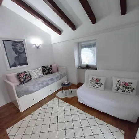 2-bedroom Istrian House With Terrace *